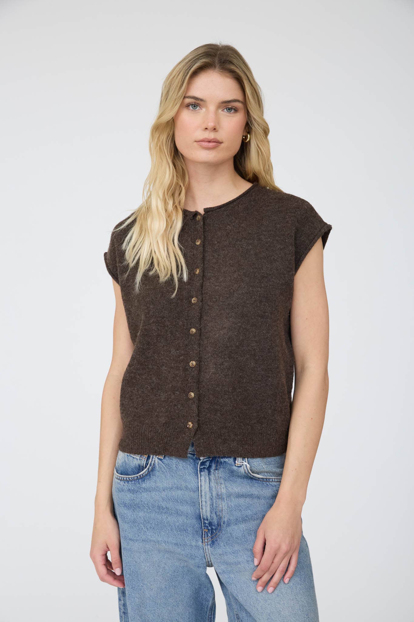 RAW EDGE SLEEVELESS LIGHTWEIGHT CARDIGAN
