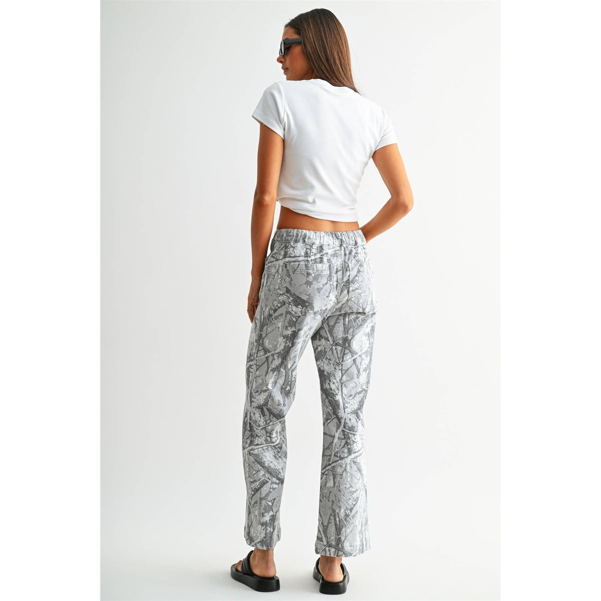 HIGH-RISE WIDE ANKLE JOGGER