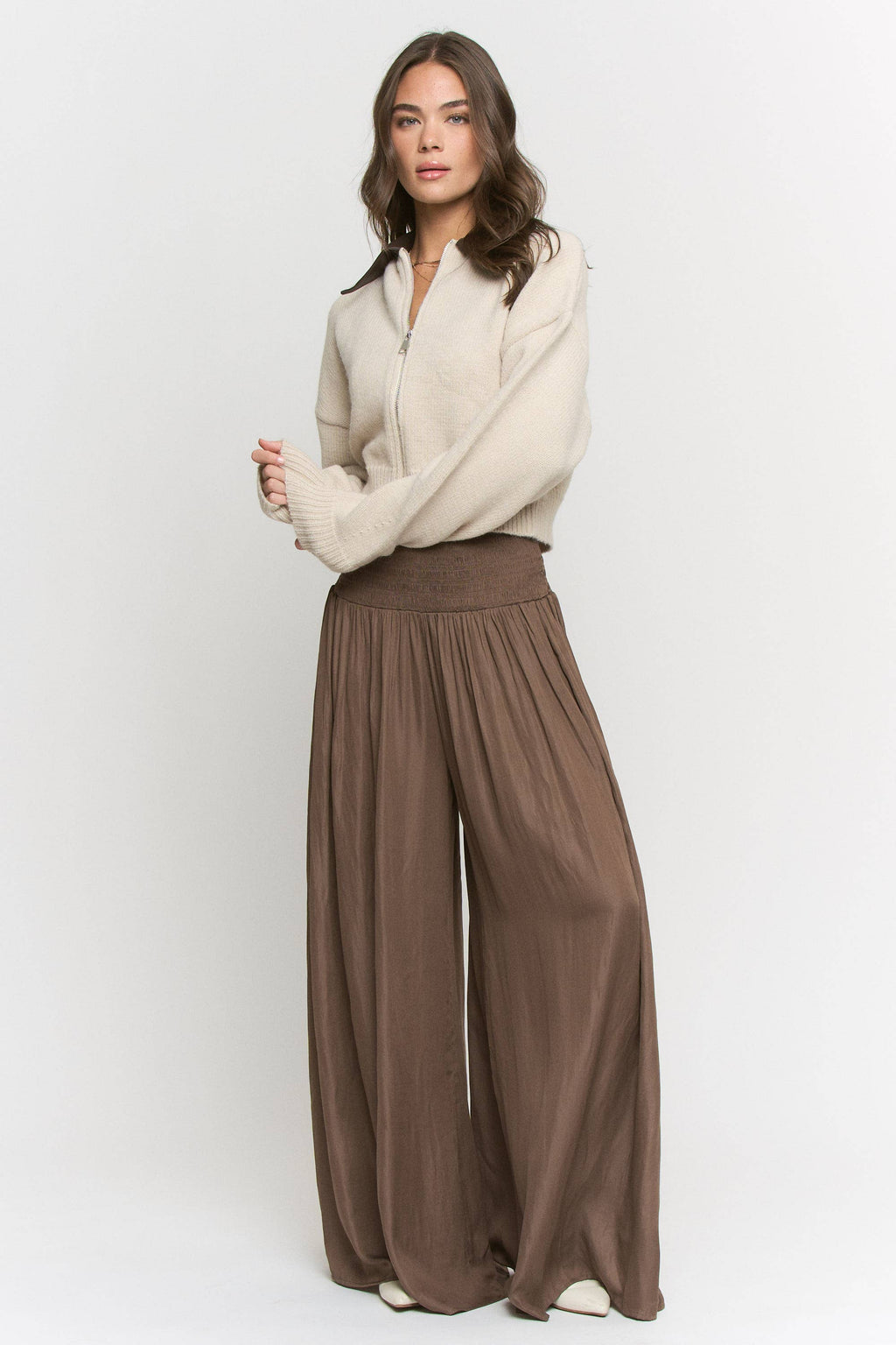 CONTRAST COLLAR ZIP-UP SWEATER