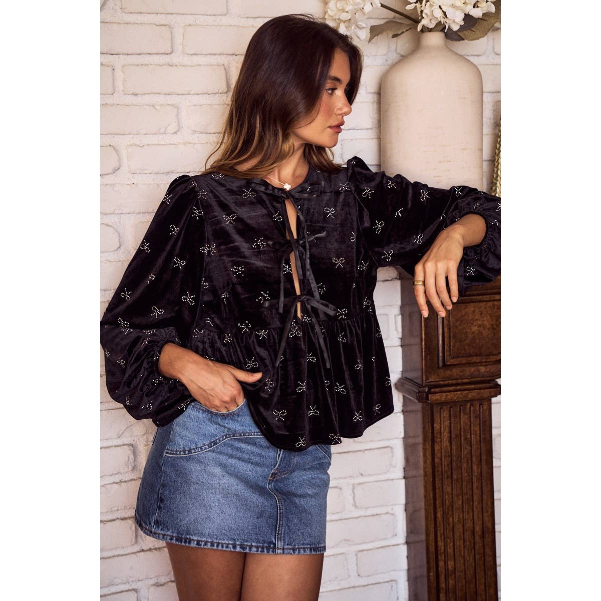 HOLIDAY CHRISTMAS RIBBON EMBELLISHED VELVET TOP