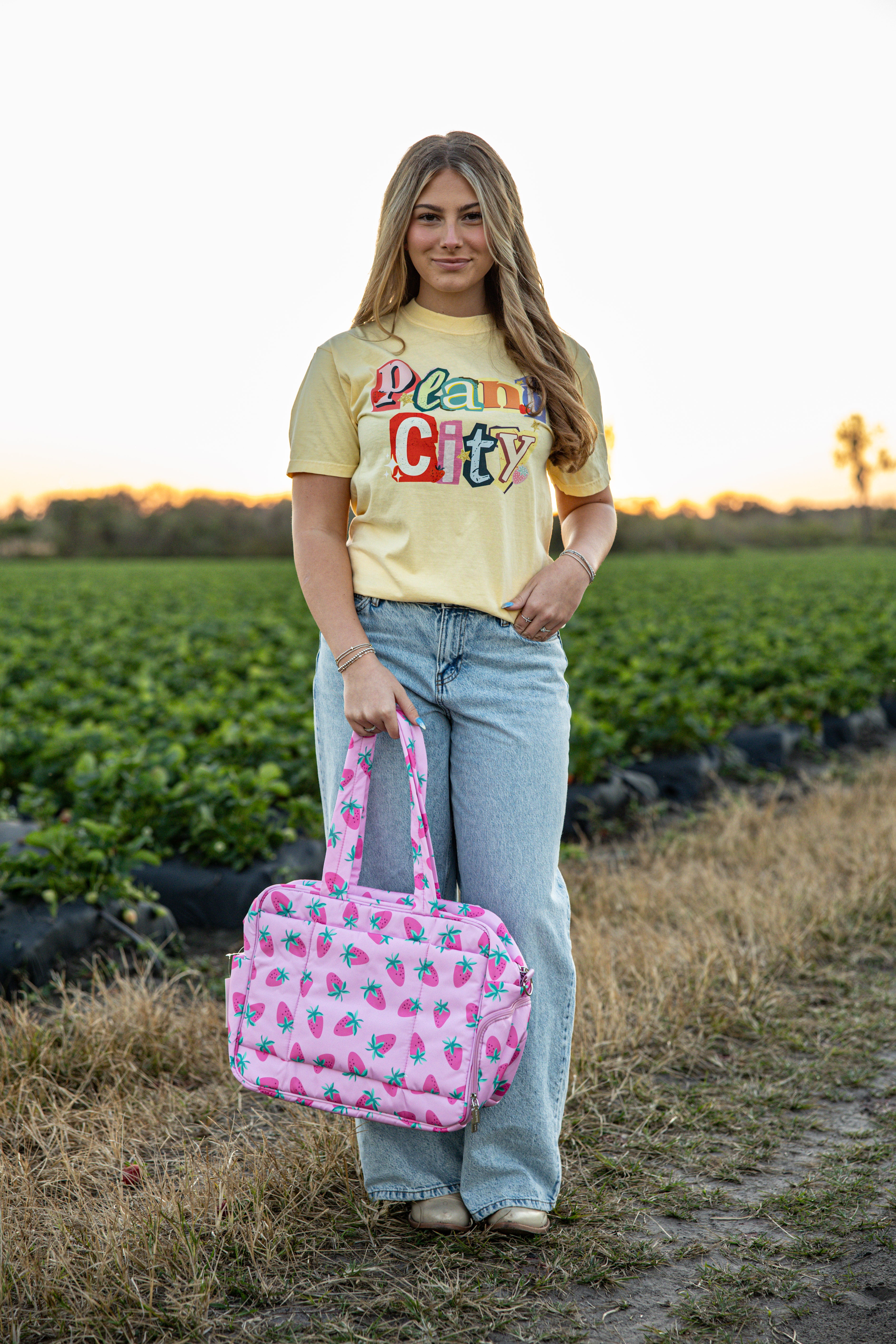 Katydid Strawberry Weekender w/ Pass-Thru Slip