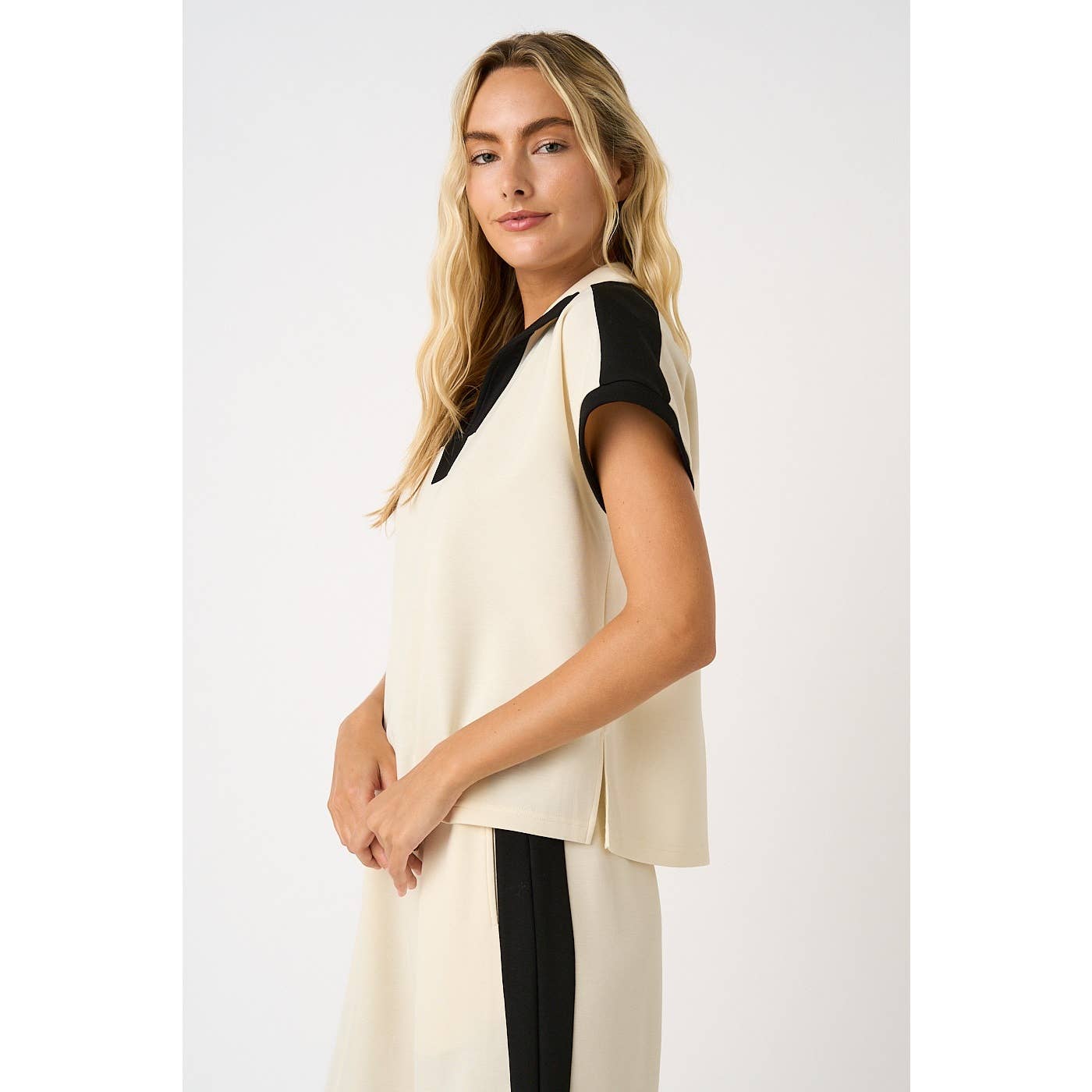 CLOUD KNIT CONTRAST STRIPE POLO SHORT SLEEVE TOP