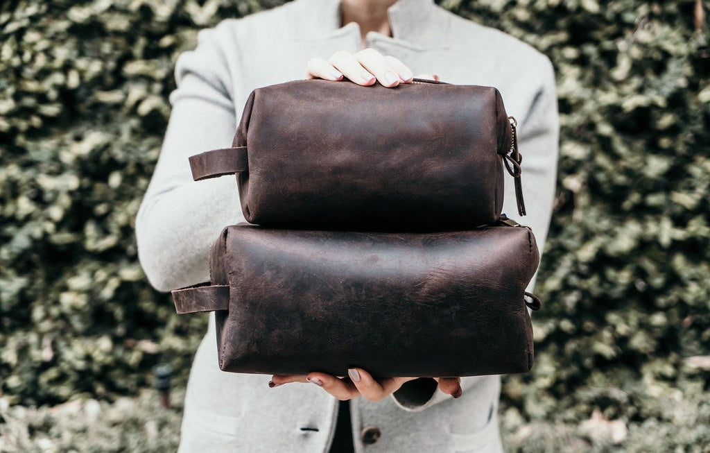 Personalized Leather Dopp Kit & Toiletry Bag, Customized Groomsmen Gift Toiletry Bag, Monogrammed Mens Toiletry Bag, Gift for Him