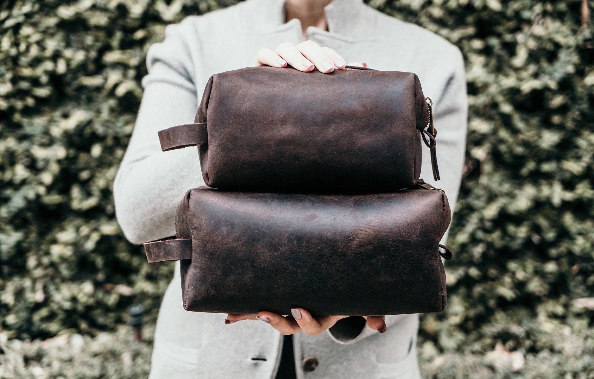 Personalized Leather Dopp Kit & Toiletry Bag, Customized Groomsmen Gift Toiletry Bag, Monogrammed Mens Toiletry Bag, Gift for Him
