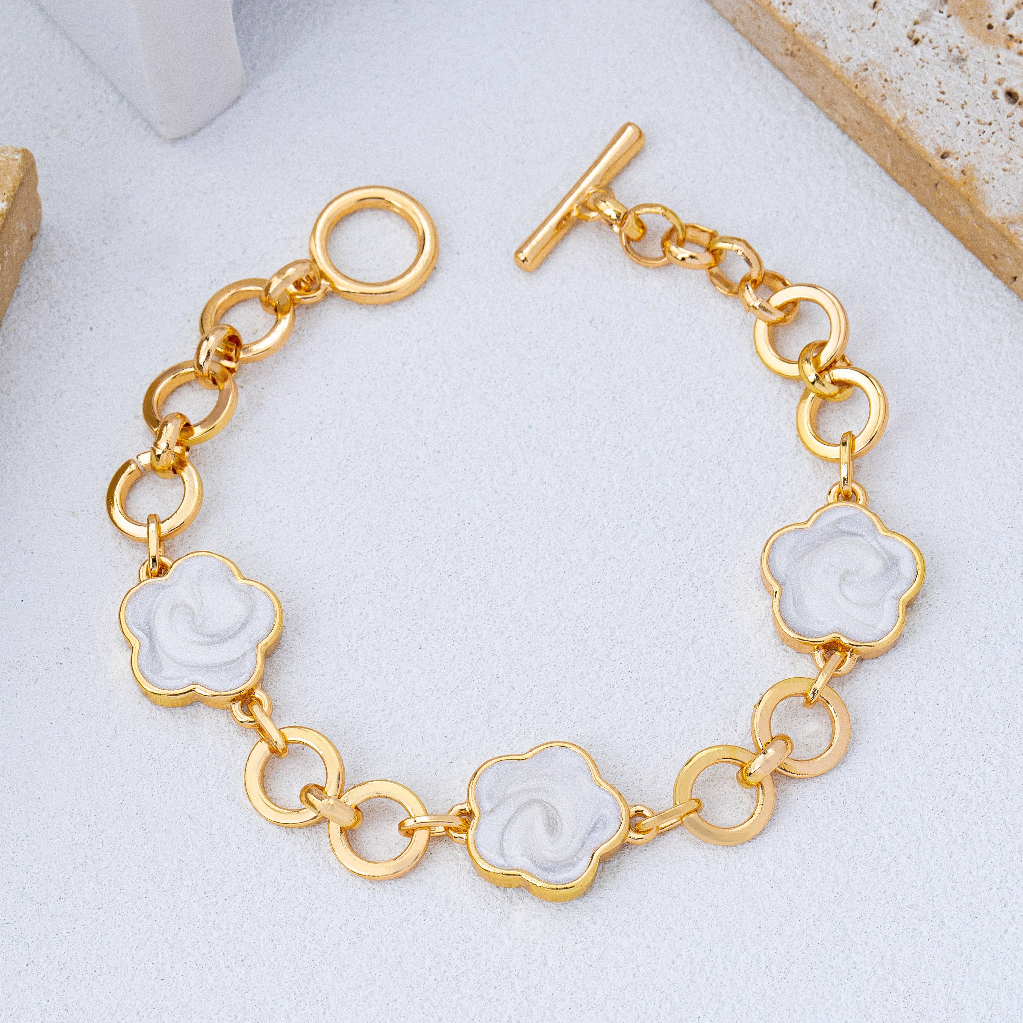 Enamel Quatrofoil Link Toggle Bracelet | 80B1801