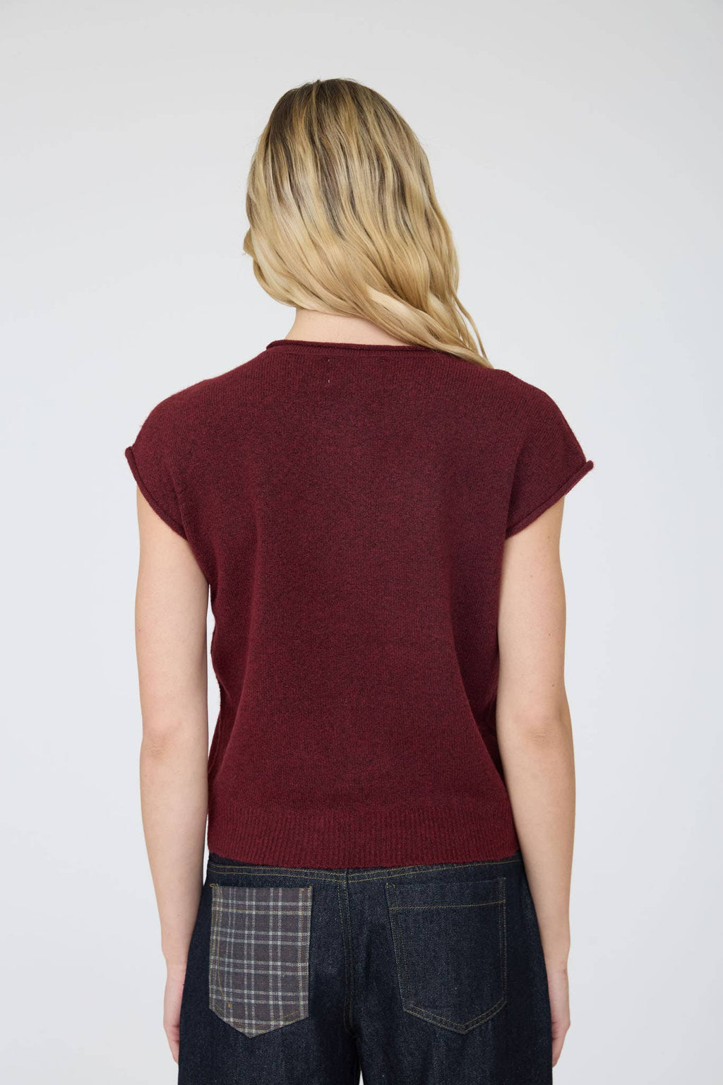 RAW EDGE SLEEVELESS LIGHTWEIGHT CARDIGAN