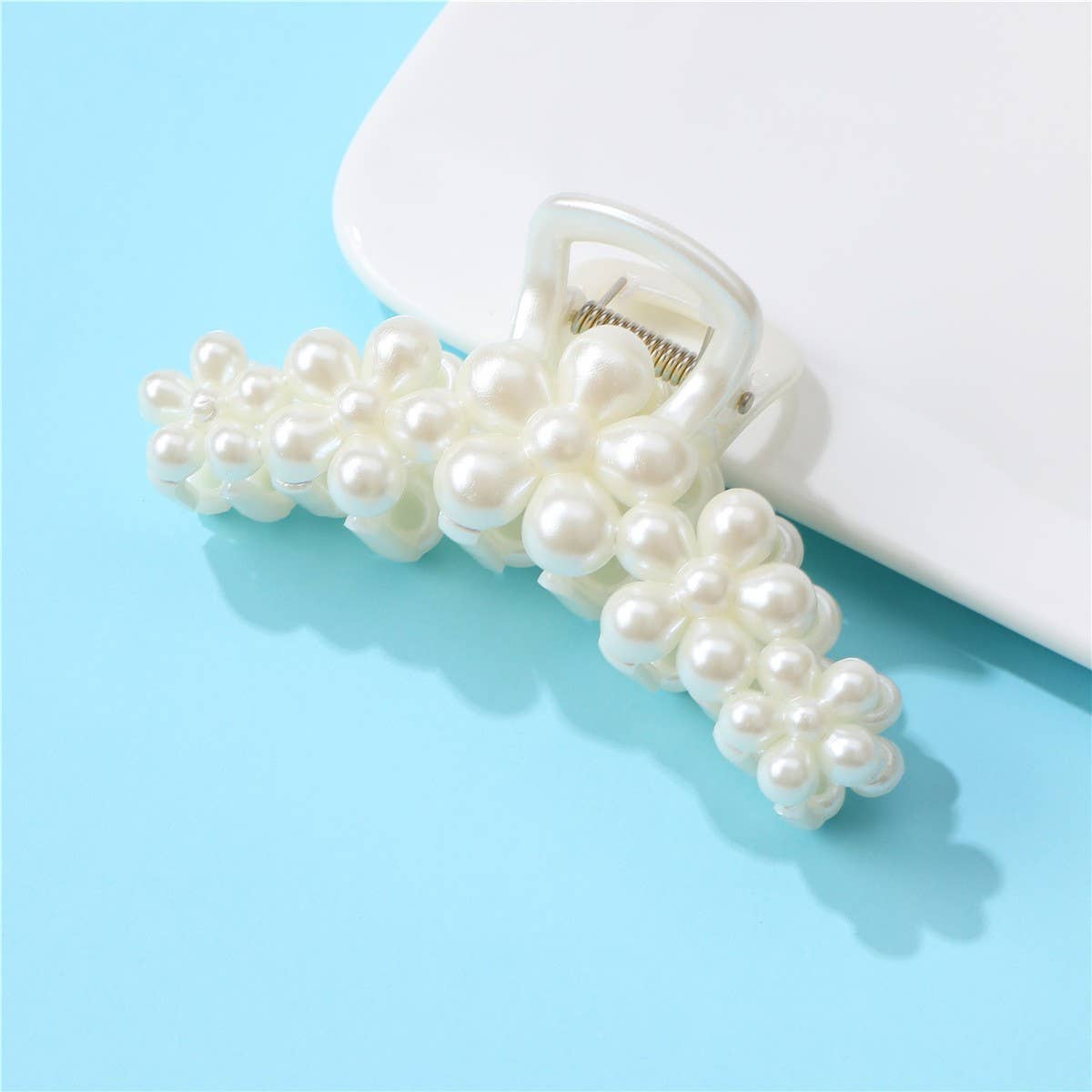 PEARL HAIR CLAW CLIPS