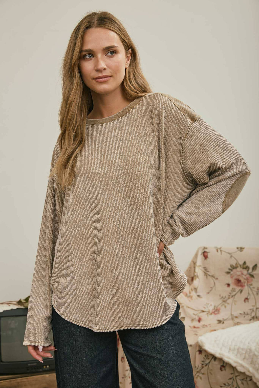 BOXY TEXTURED LONG SLEEVE WASHED KNIT TOP
