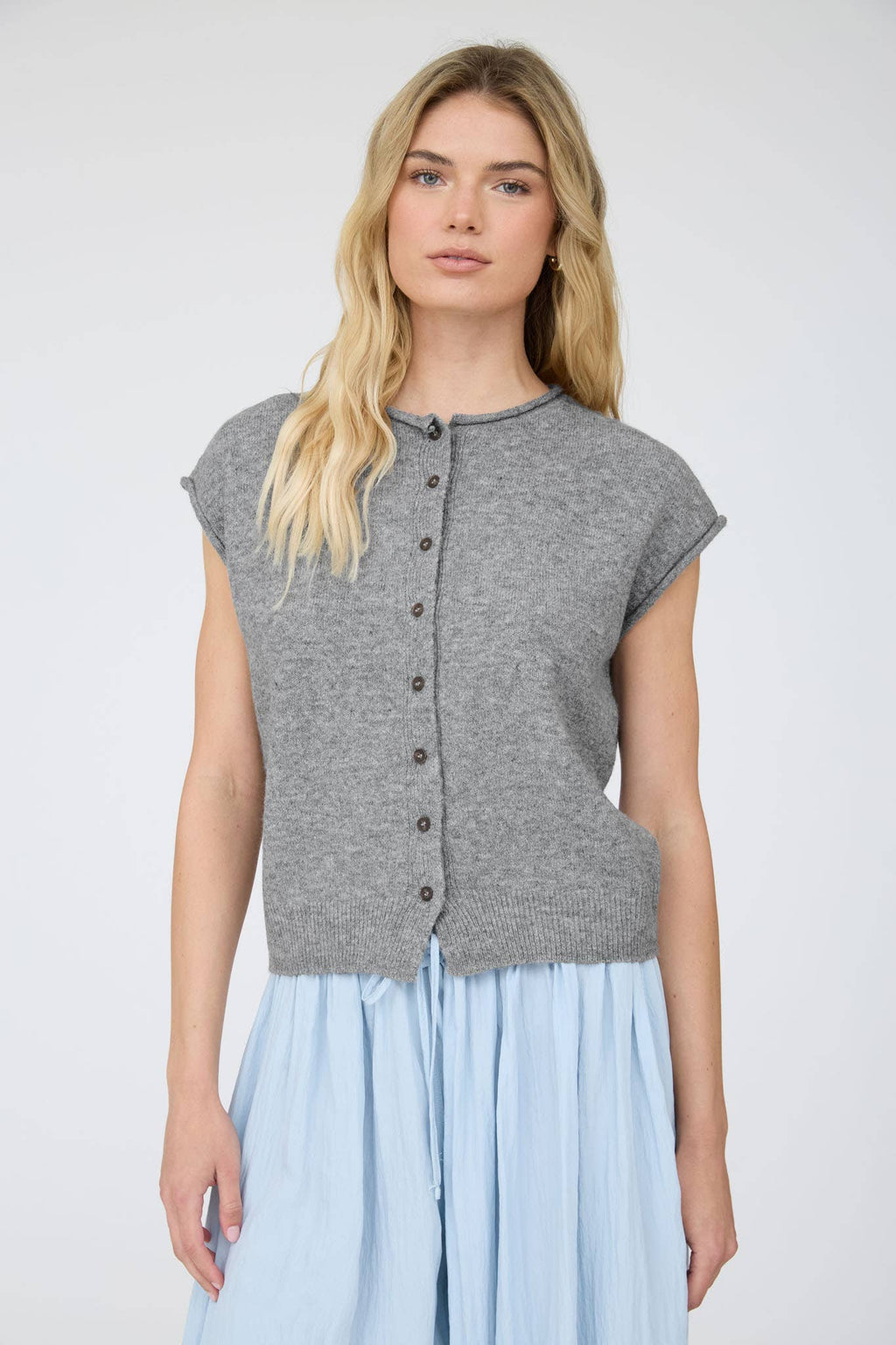 RAW EDGE SLEEVELESS LIGHTWEIGHT CARDIGAN
