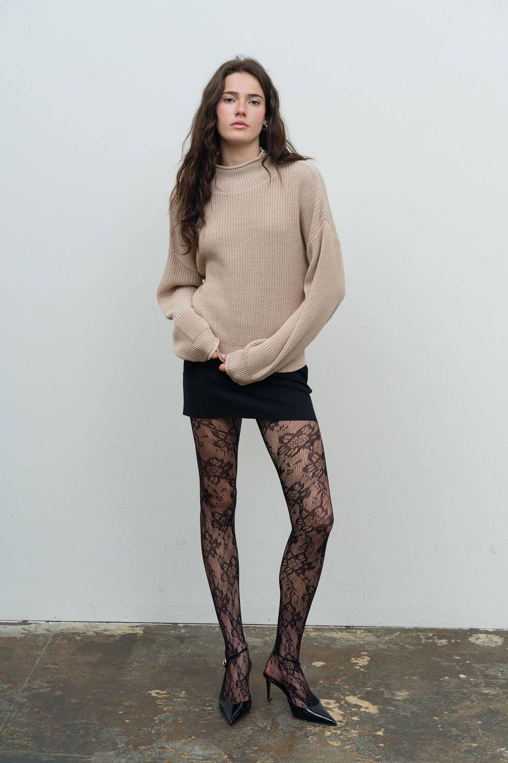 RIBBED ROLLED MOCK NECK CROPPED KNIT SWEATER