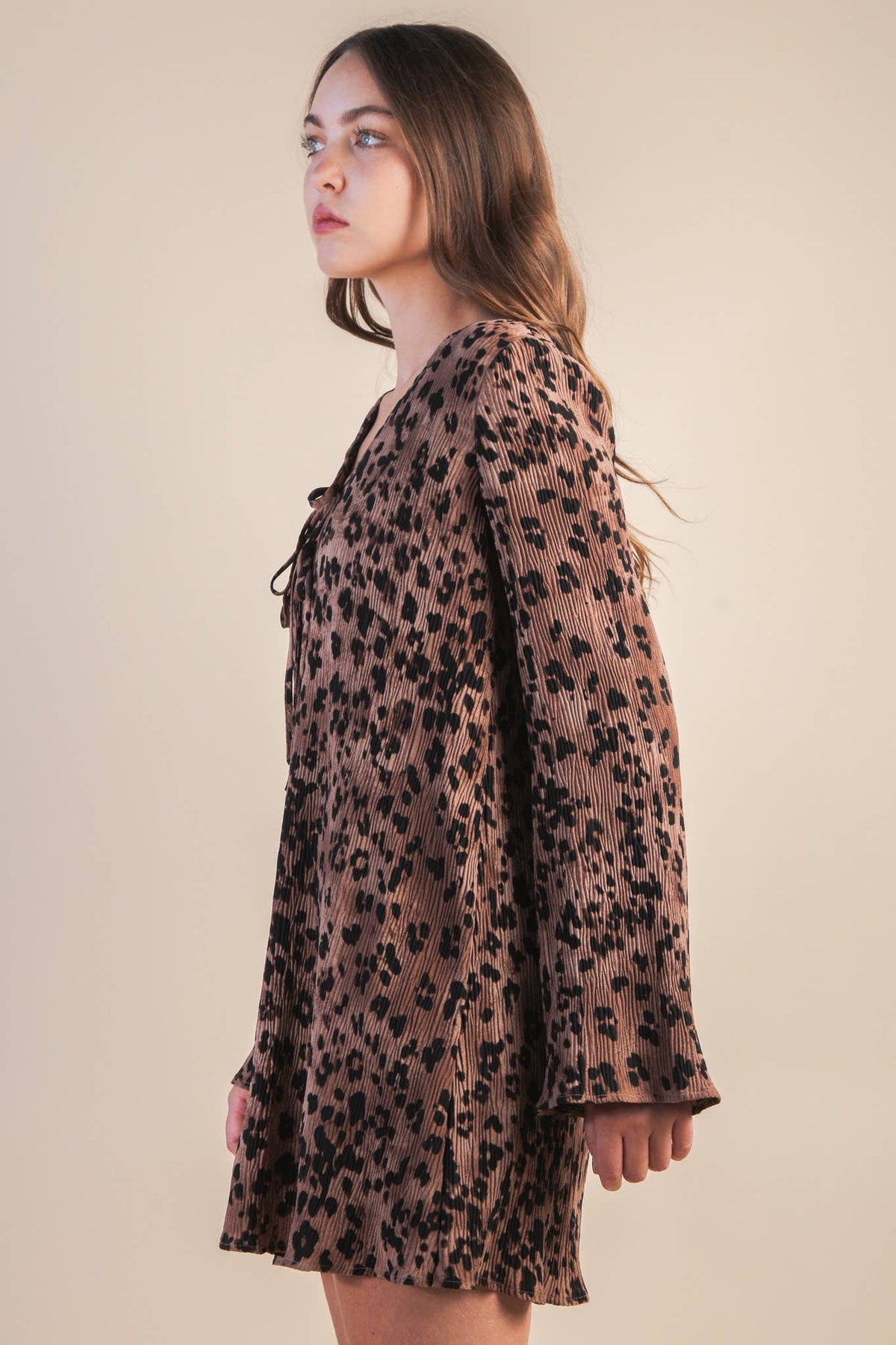 ND31903-Leopard Printed Pleated Mini Dress