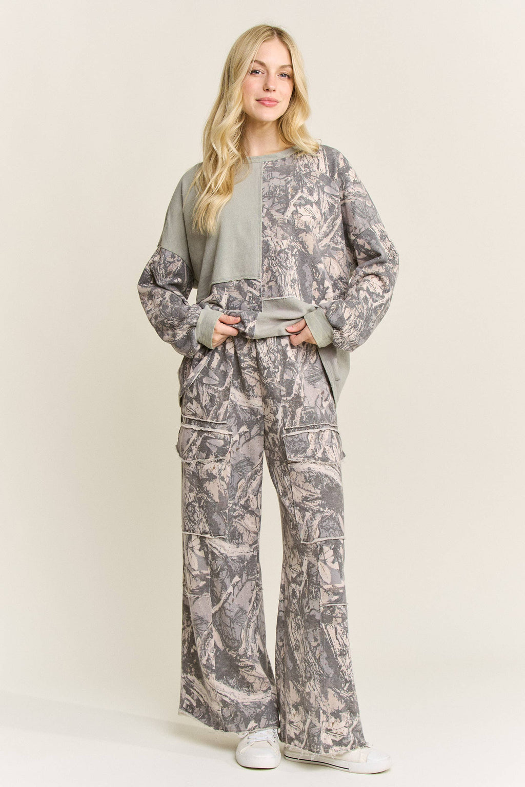 Washed Block Tree Camo Sweatshirt HT6848