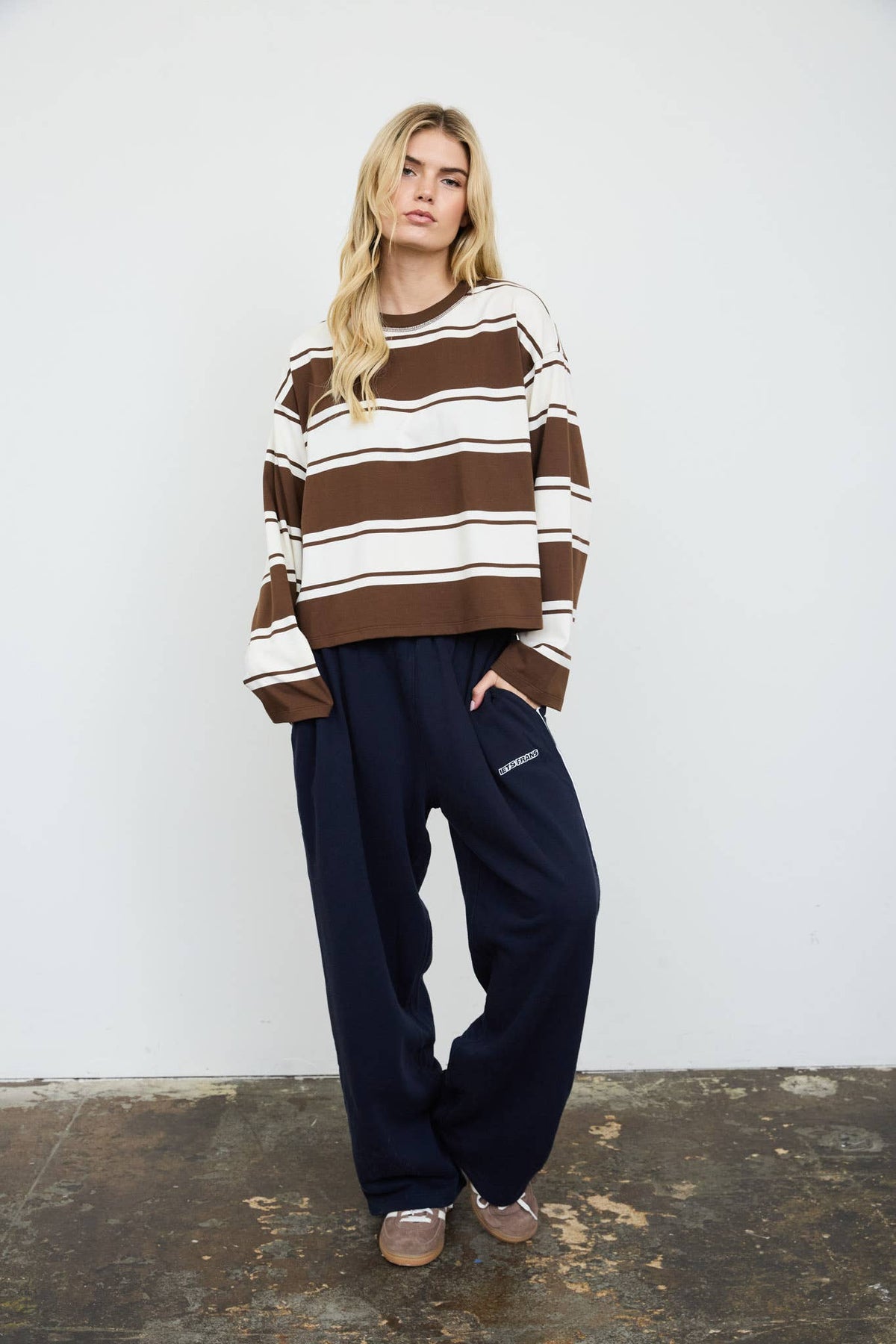 WIDE STRIPE CREW NECK LONG SLEEVE KNIT SWEATSHIRT