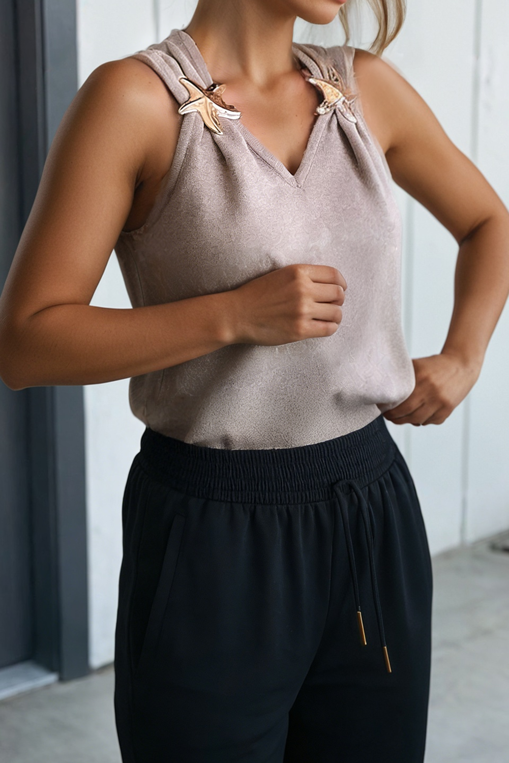 LAS Metal Star Detail V Neck Tank Top (S-XL)