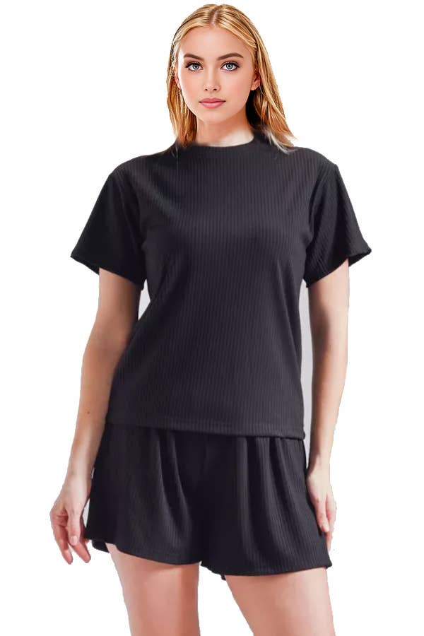 Solid color waved monochrome round neck top with shorts set