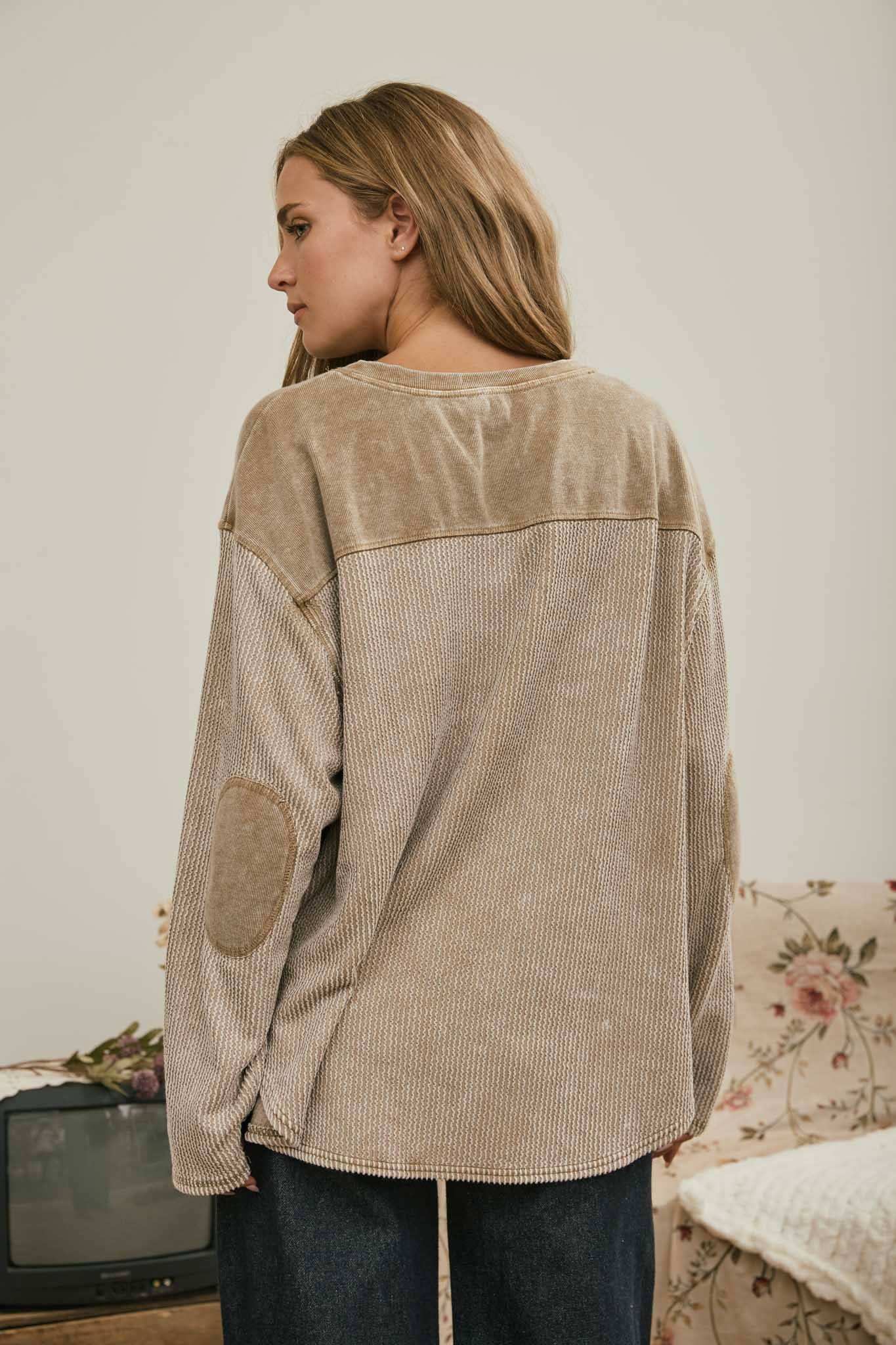 BOXY TEXTURED LONG SLEEVE WASHED KNIT TOP