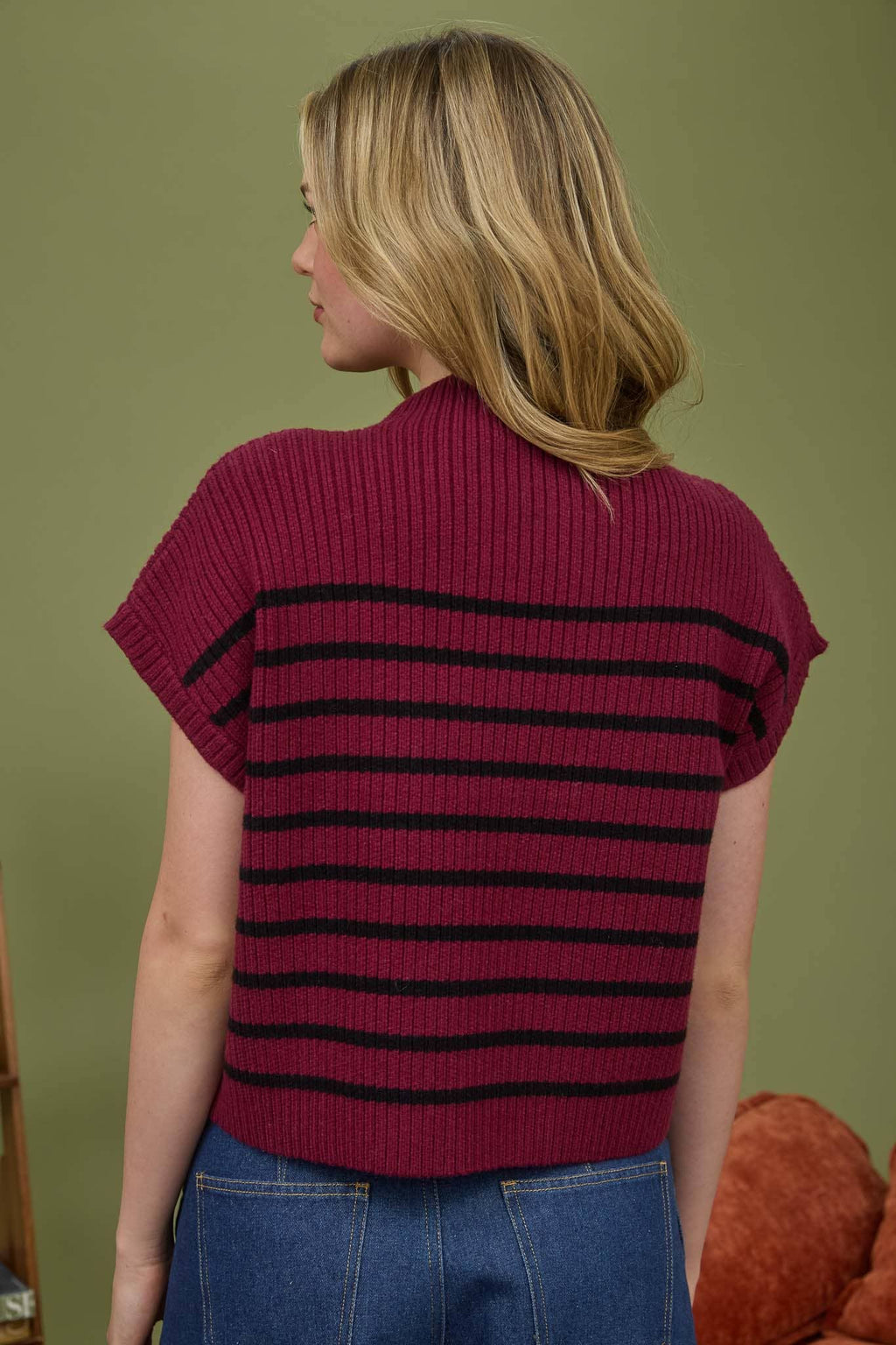 STRIPE MOCK NECK SHORT SLEEVE KNIT SWEATER