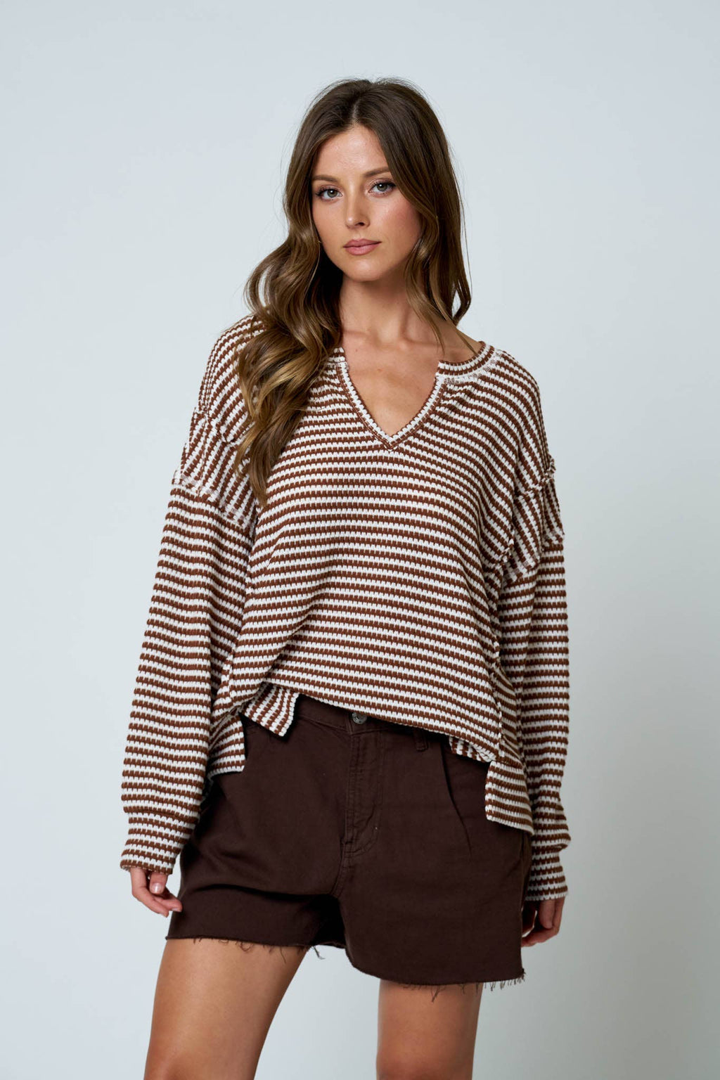 STRIPE SPLIT NECK LONG SLEEVE SEAM DETAIL KNIT TOP
