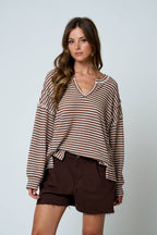 STRIPE SPLIT NECK LONG SLEEVE SEAM DETAIL KNIT TOP