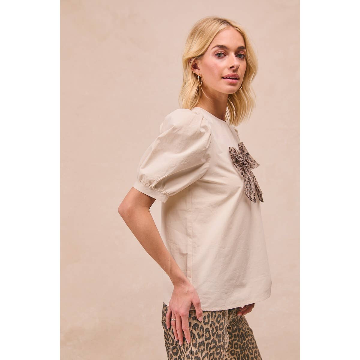 SOLID WOVEN LEOPARD MESH BOW PATCHED PUFF SLEEVES TOP-BACK K