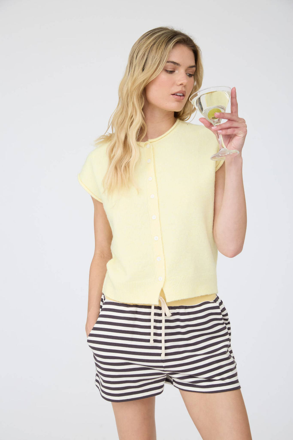 RAW EDGE SLEEVELESS LIGHTWEIGHT CARDIGAN