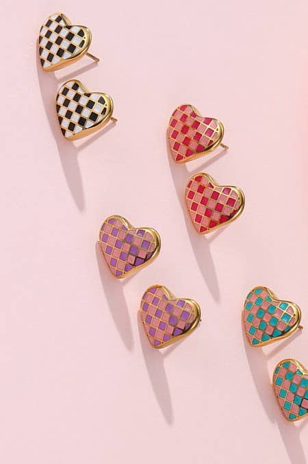 Checkered Enamel Heart Stud Earrings | 40E511