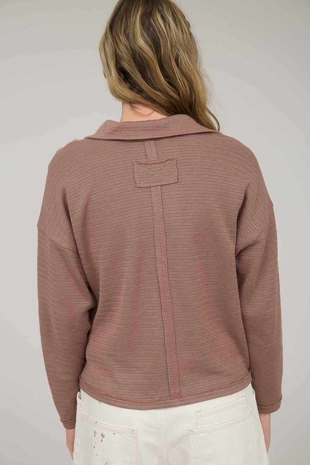 EXPOSED SEAM LONG SLEEVE TEXTURED KNIT POLO