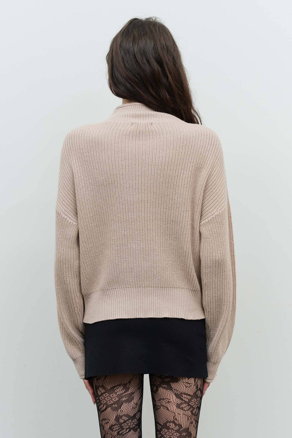 RIBBED ROLLED MOCK NECK CROPPED KNIT SWEATER