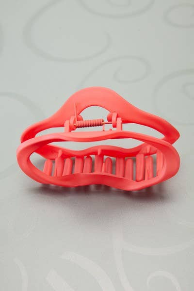 ODD OVAL SHAPE MATT LARGE HAIR CLAW CLIPS | 40H547