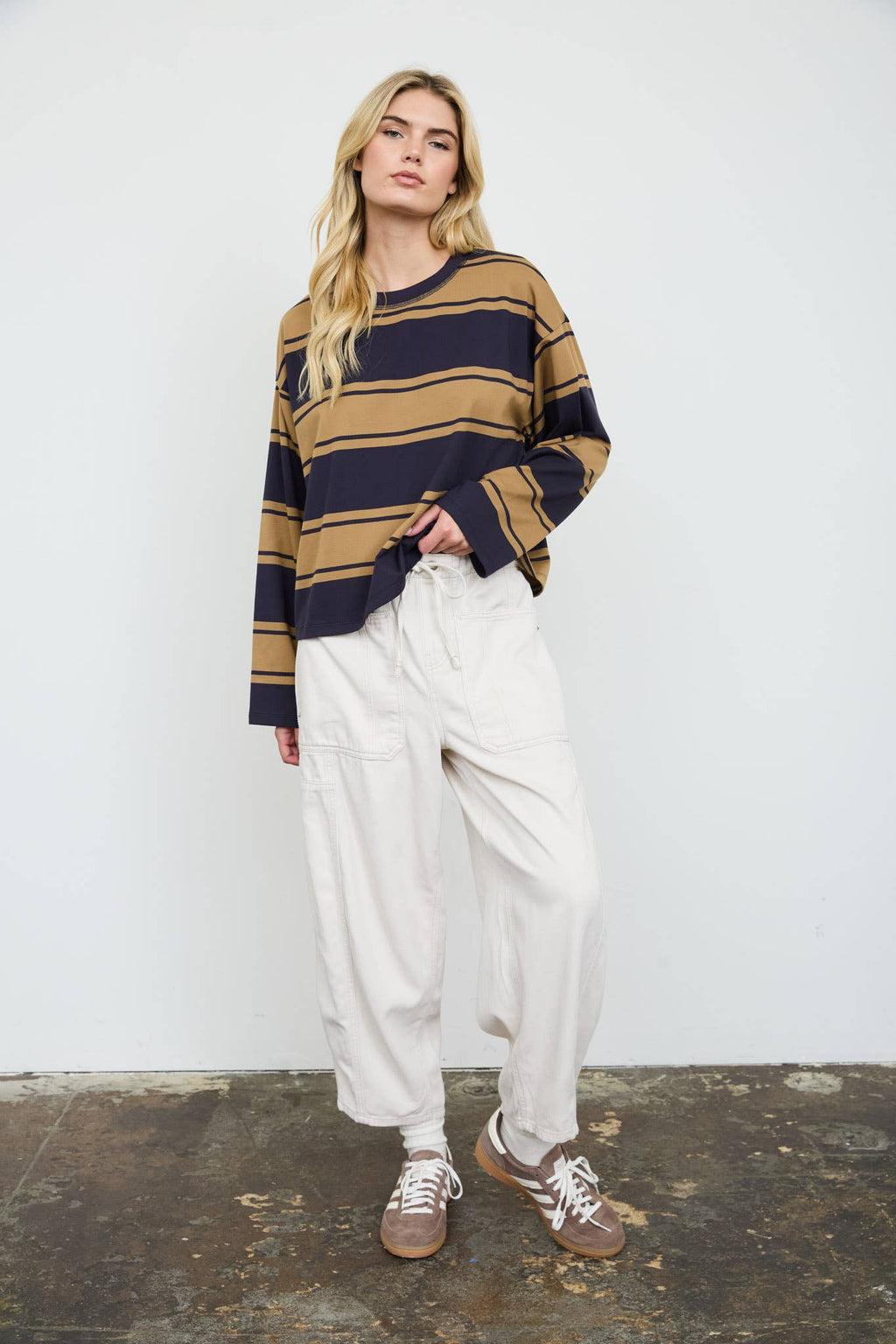 WIDE STRIPE CREW NECK LONG SLEEVE KNIT SWEATSHIRT