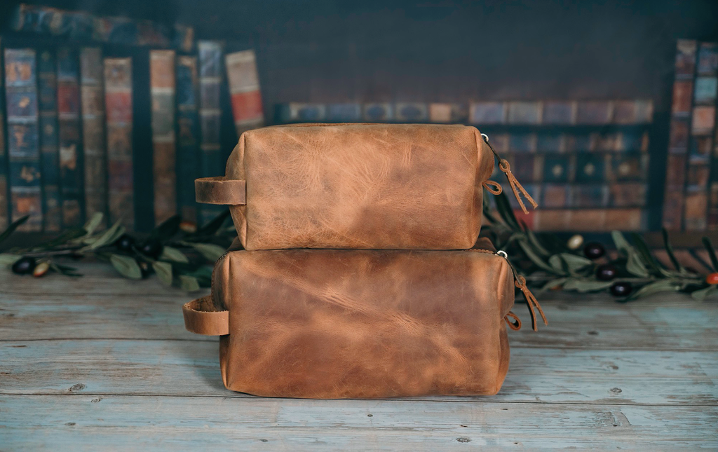 Personalized Leather Dopp Kit & Toiletry Bag, Customized Groomsmen Gift Toiletry Bag, Monogrammed Mens Toiletry Bag, Gift for Him