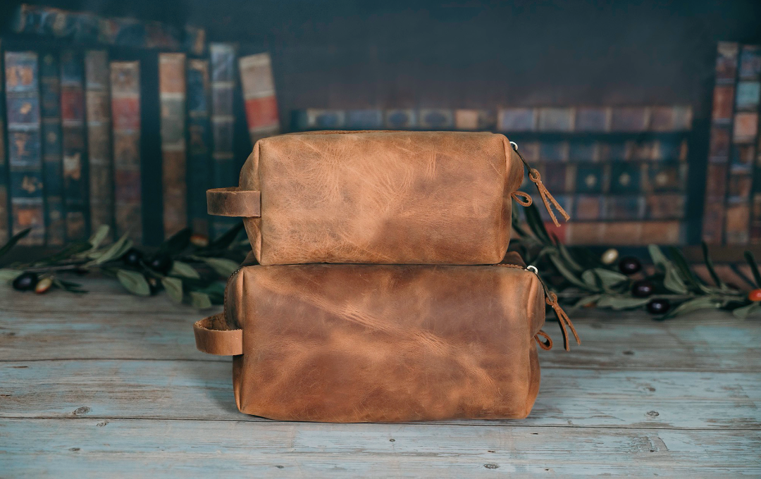 Personalized Leather Dopp Kit & Toiletry Bag, Customized Groomsmen Gift Toiletry Bag, Monogrammed Mens Toiletry Bag, Gift for Him