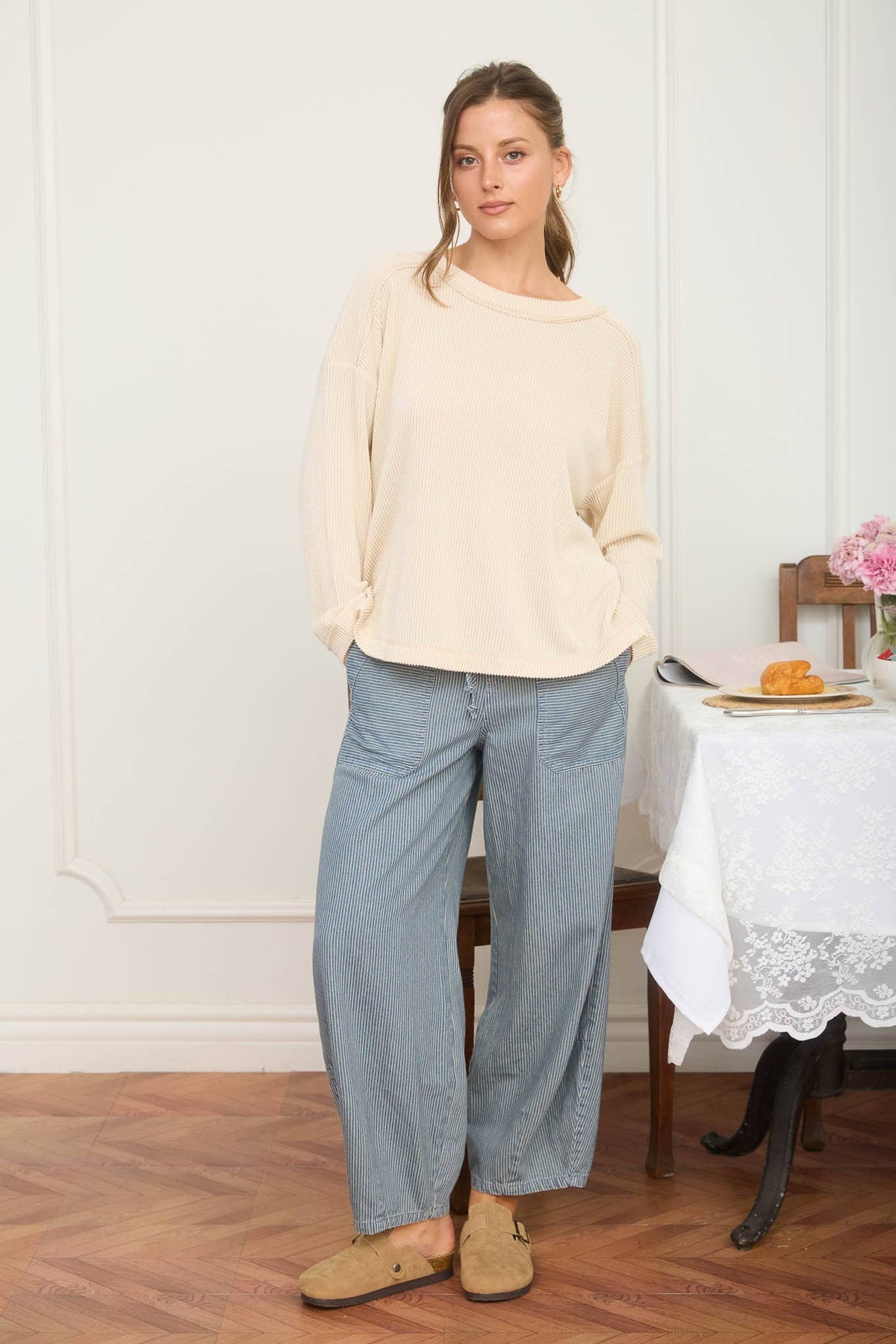 CREW NECK RIBBED LONG SLEEVE KNIT TOP