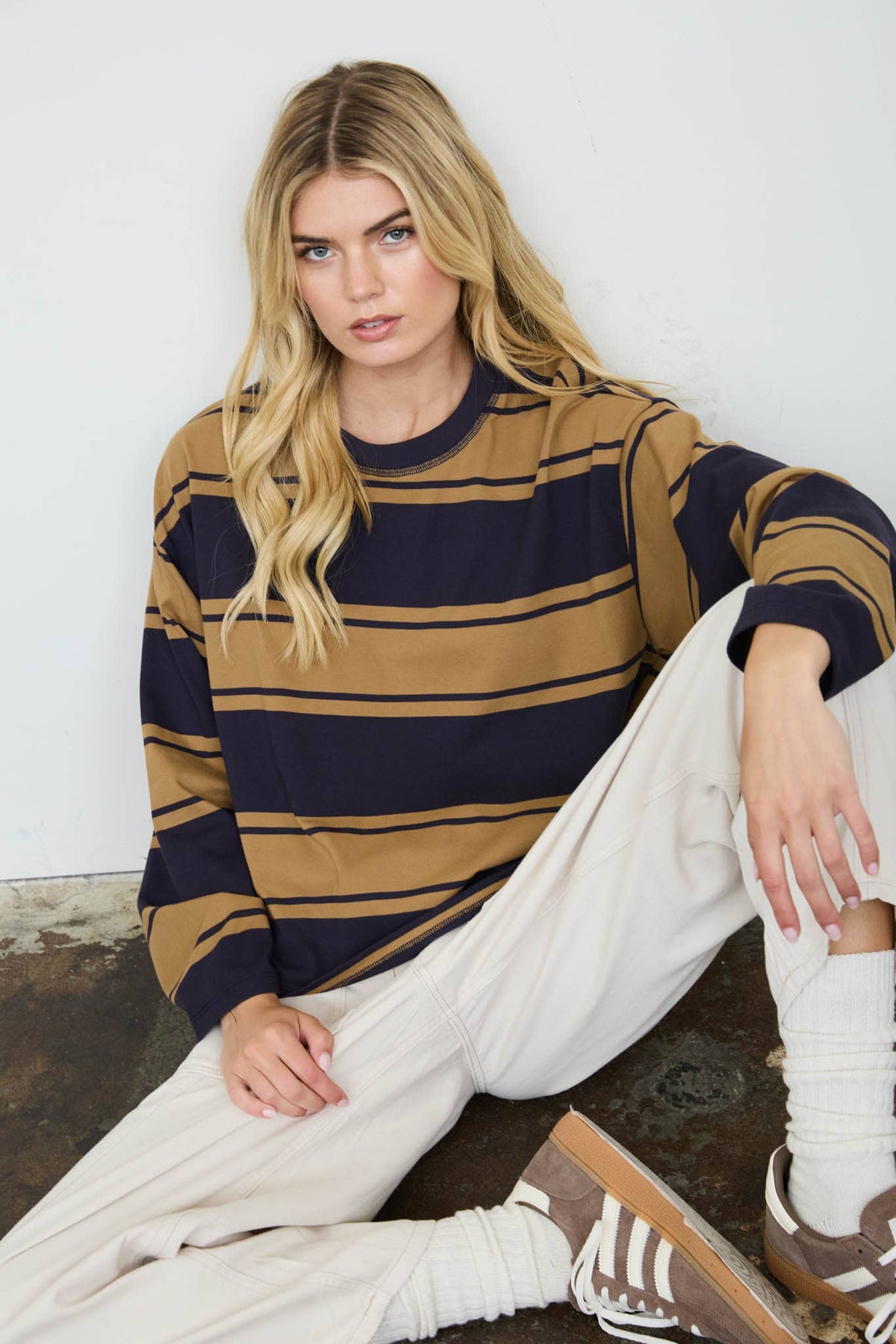 WIDE STRIPE CREW NECK LONG SLEEVE KNIT SWEATSHIRT