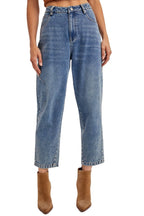 Mid Rise Barrel Jeans