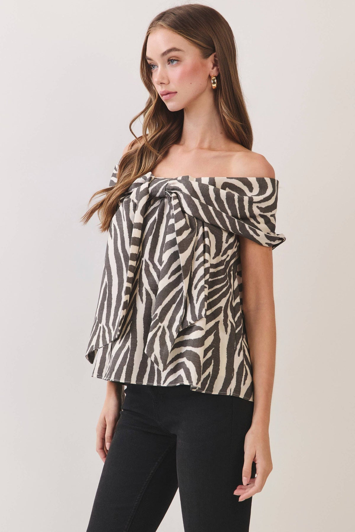CT10154-Zebra Print Off-the-Shoulder Bow Blouse