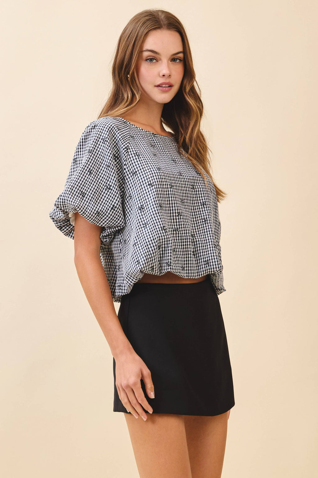 CT9534-Black and White Gingham Mini Bow Print Top