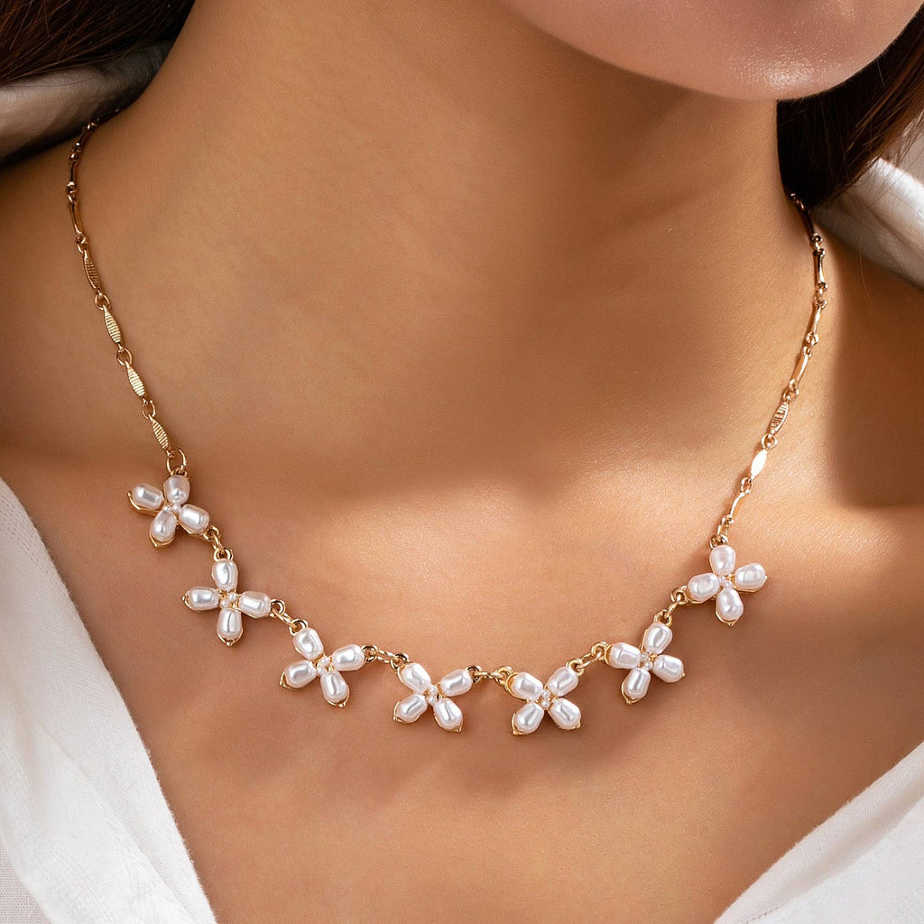 Charm Necklace-Delicate Pearl Flower | 80N92821