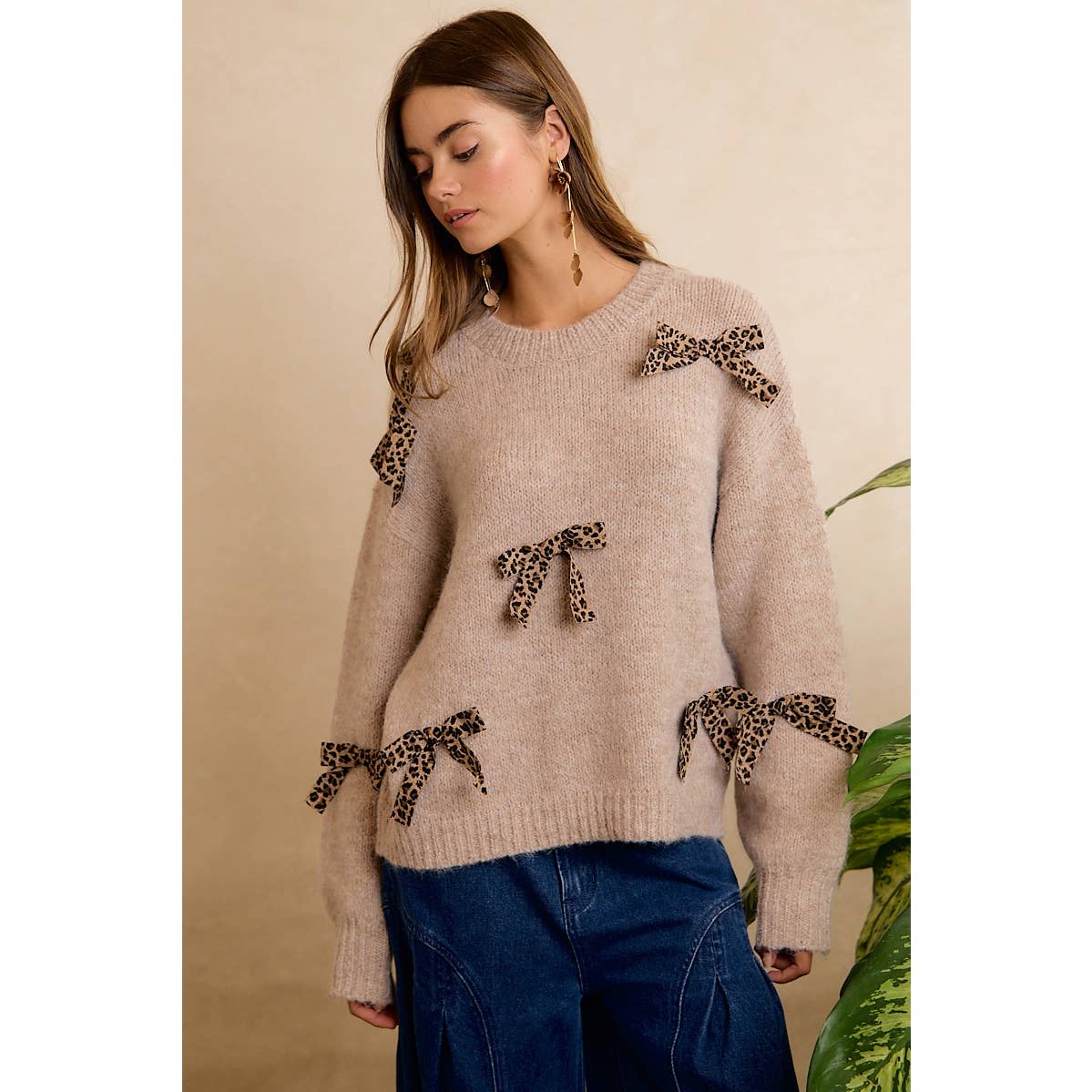LEOPARD BOW ACCENT SOFT KNIT PULLOVER SWEATER