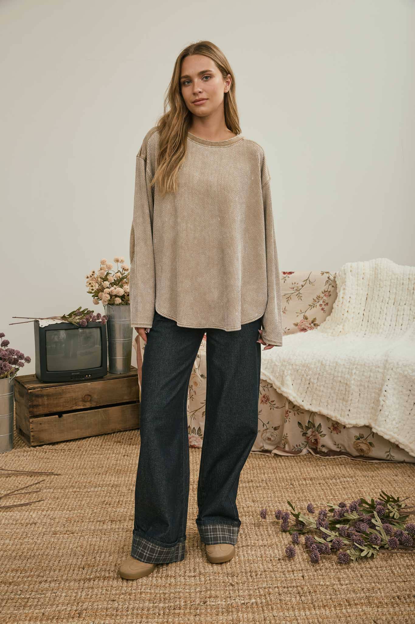 BOXY TEXTURED LONG SLEEVE WASHED KNIT TOP