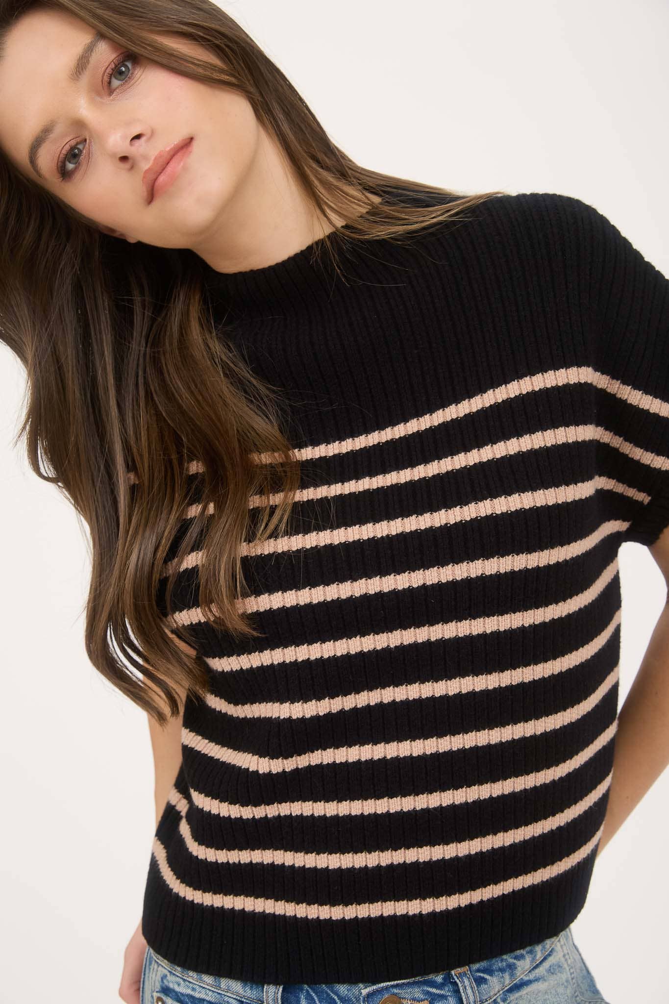 STRIPE MOCK NECK SHORT SLEEVE KNIT SWEATER