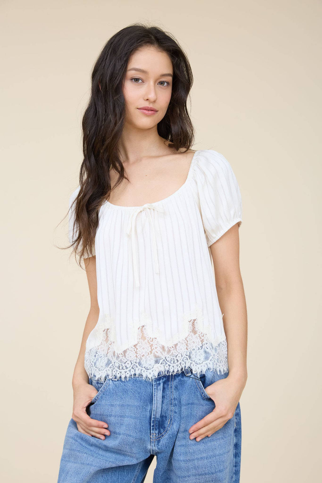 PINSTRIPE FRONT TIE LACE HEM SHORT PUFF SLEEVE TOP