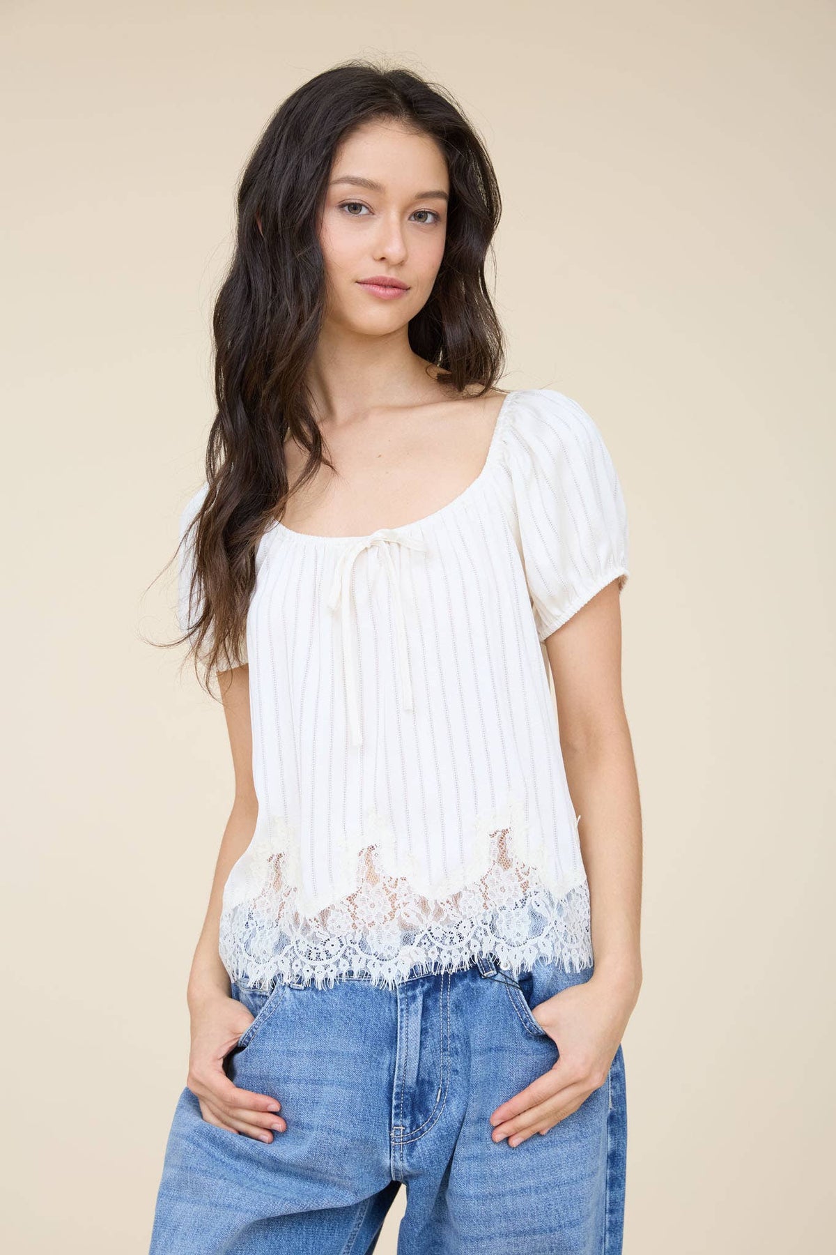 PINSTRIPE FRONT TIE LACE HEM SHORT PUFF SLEEVE TOP
