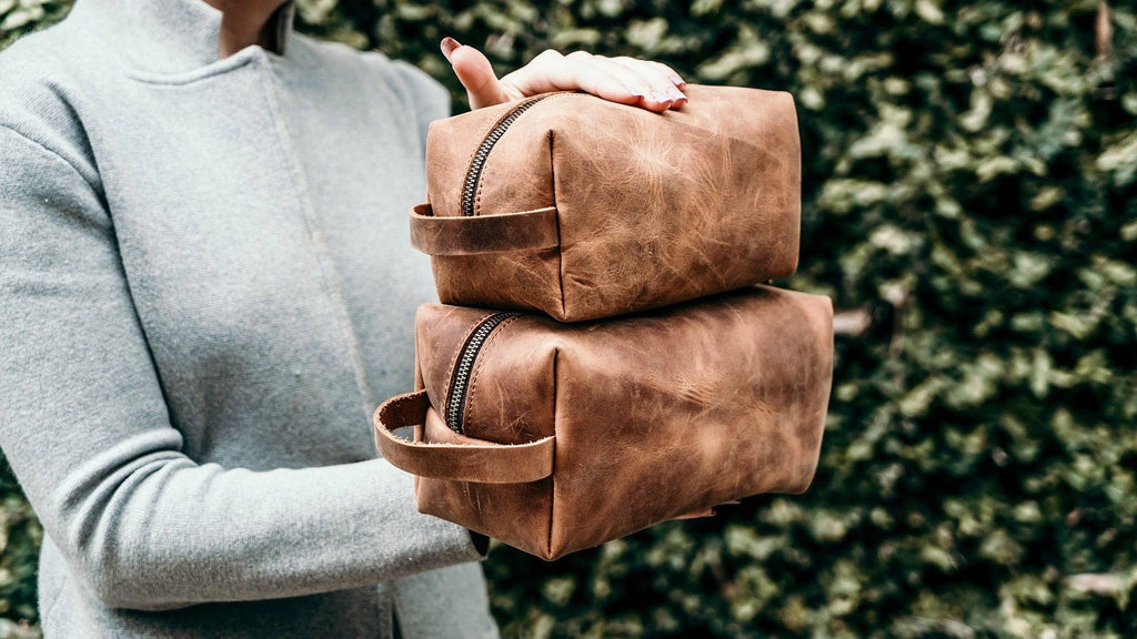 Personalized Leather Dopp Kit & Toiletry Bag, Customized Groomsmen Gift Toiletry Bag, Monogrammed Mens Toiletry Bag, Gift for Him
