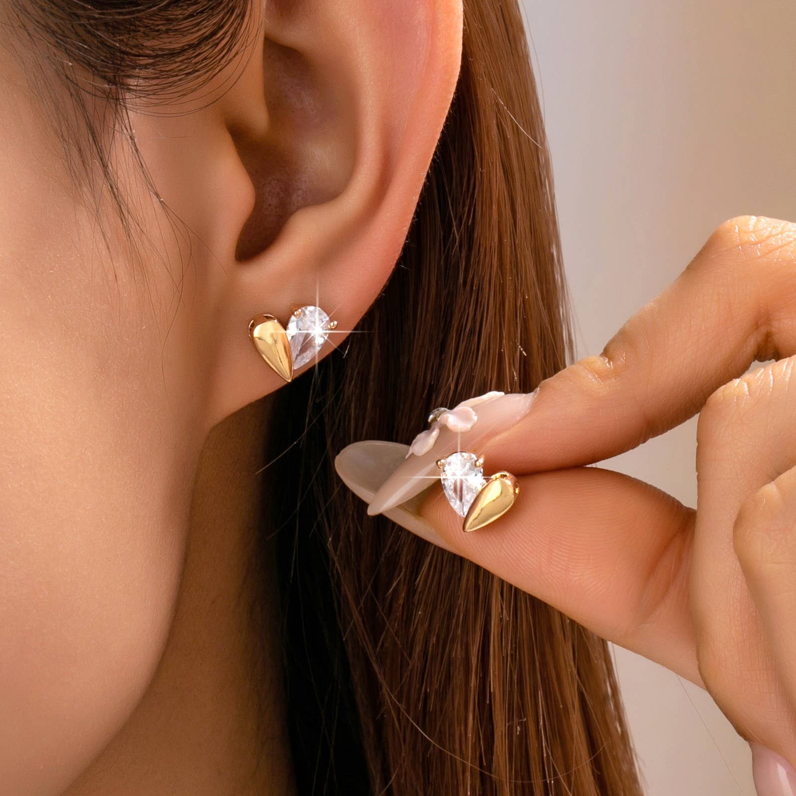 Heart-Shaped Crystal Stud Earrings | 80E61918