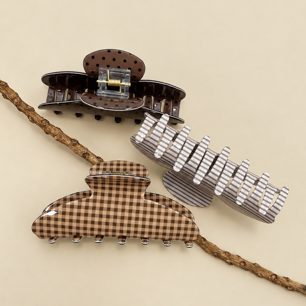 JUMBO STRIPE PLAID OVAL HAIR CLAW CLIPS | 40H1020