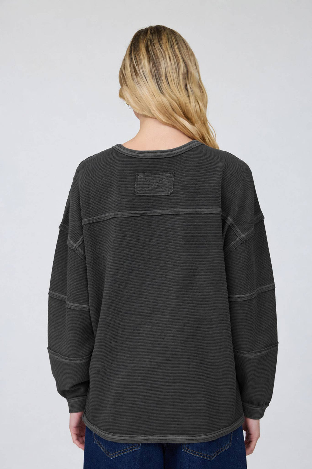 EXPOSED SEAM DETAIL LONG SLEEVE KNIT TOP