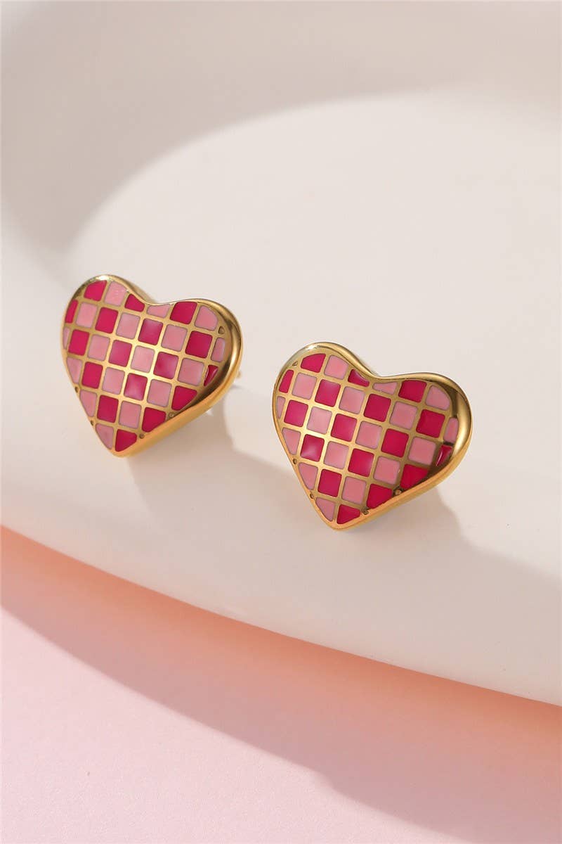 Checkered Enamel Heart Stud Earrings | 40E511