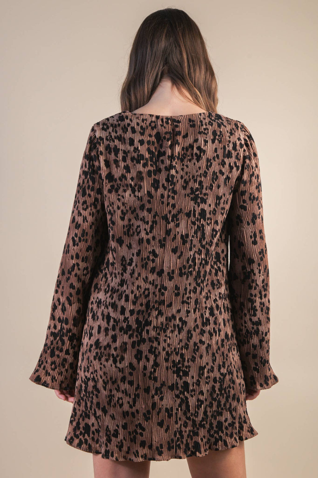 ND31903-Leopard Printed Pleated Mini Dress