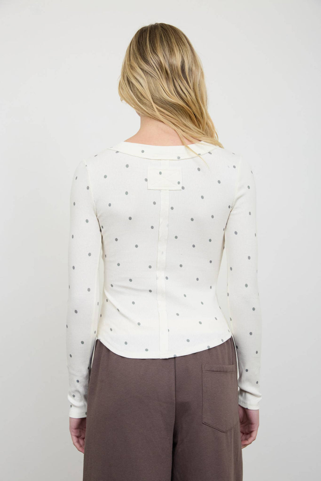 POLKA DOT LONG SLEEVE HENLEY KNIT TOP